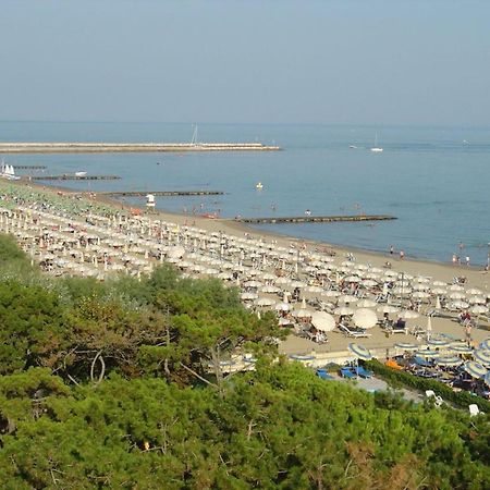 Bright Apartment With Pool Porto Santa Margherita di Caorle Exterior photo